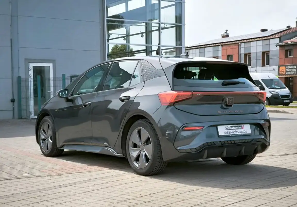 CUPRA BORN