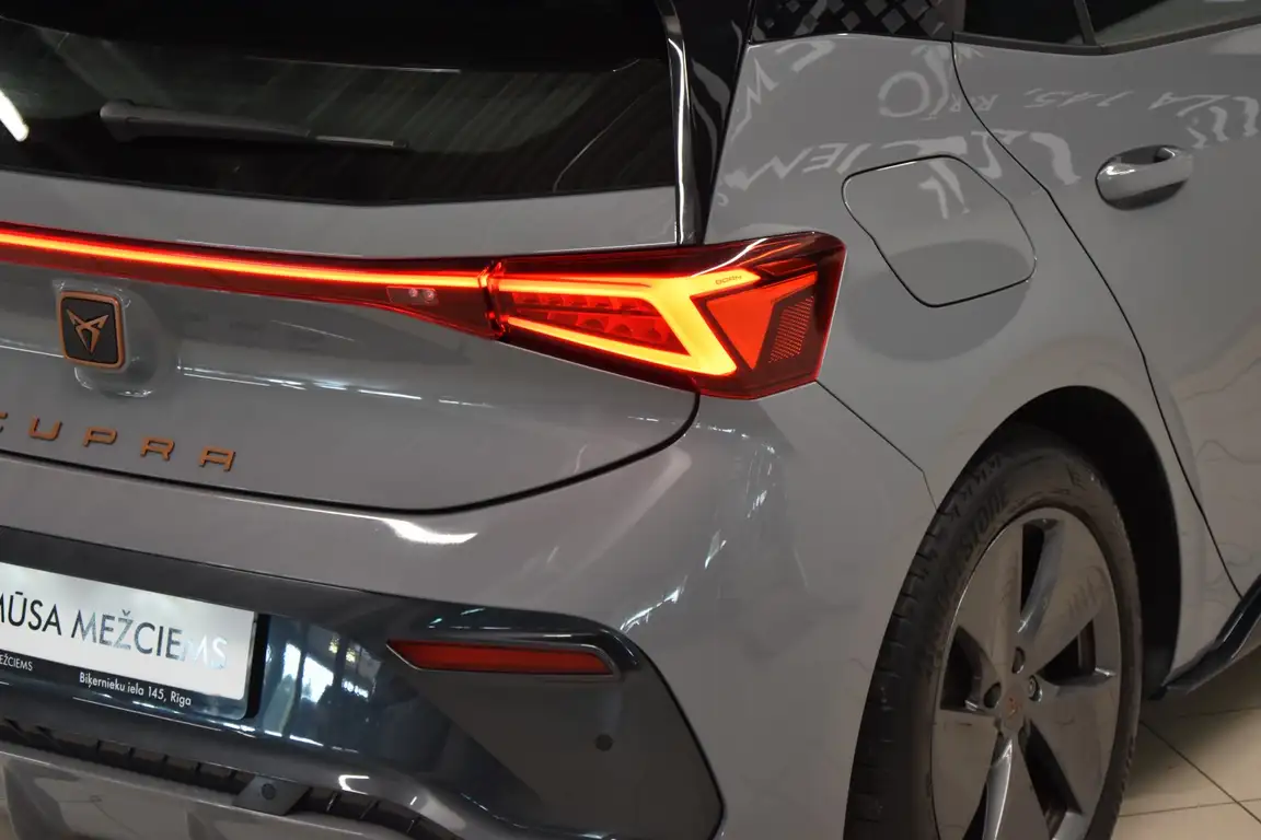 CUPRA BORN