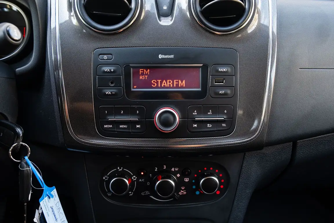 DACIA SANDERO