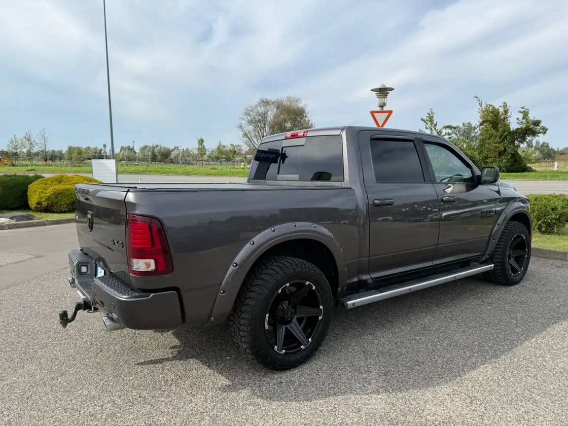 DODGE RAM