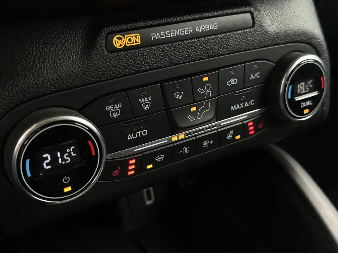 FORD FOCUS