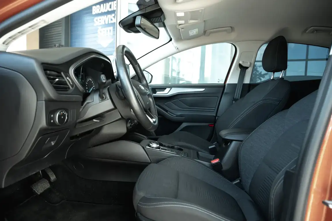 FORD FOCUS