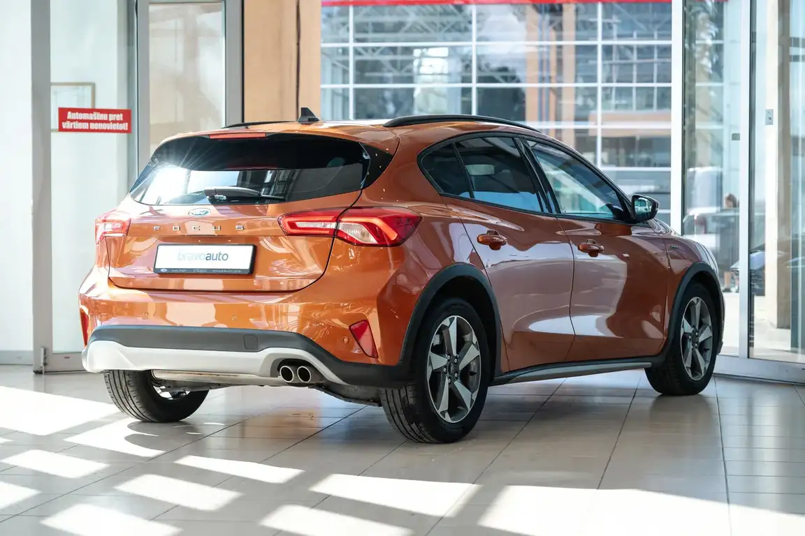 FORD FOCUS
