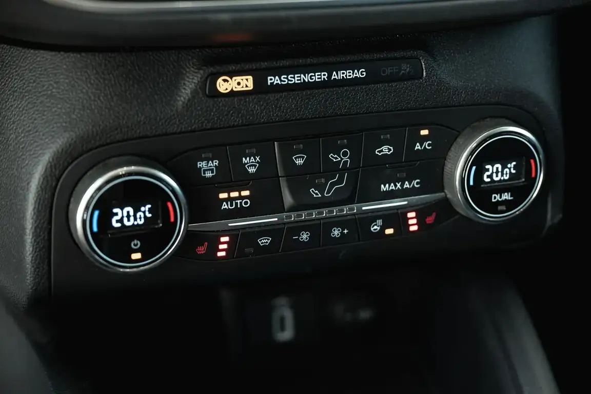FORD FOCUS