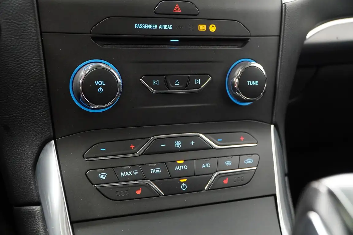 FORD GALAXY