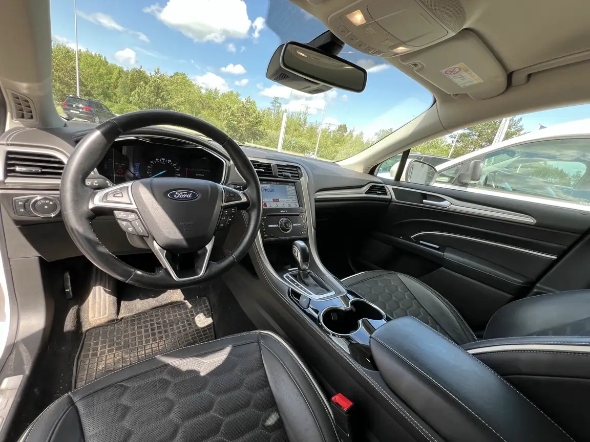 FORD MONDEO