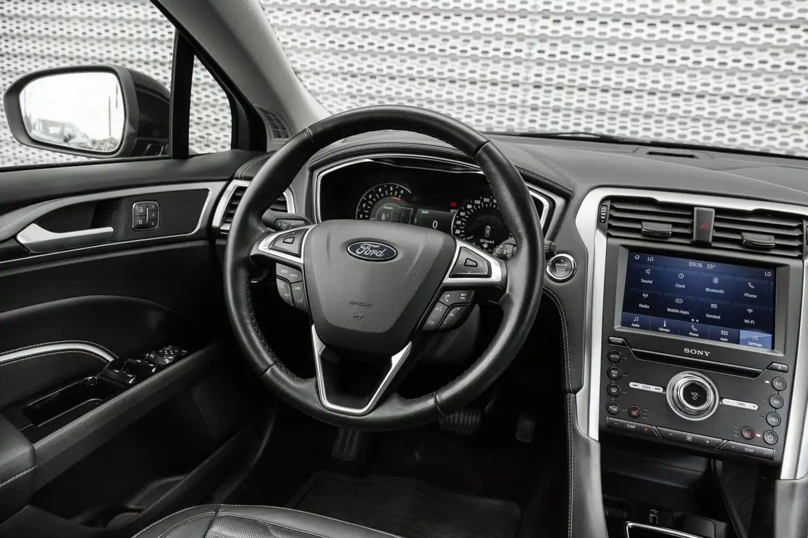 FORD MONDEO