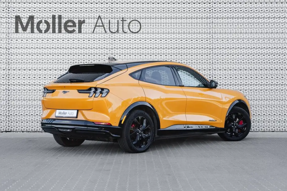 FORD MUSTANG MACH-E