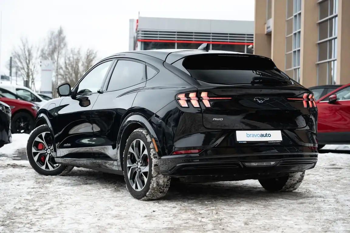 FORD MUSTANG MACH-E