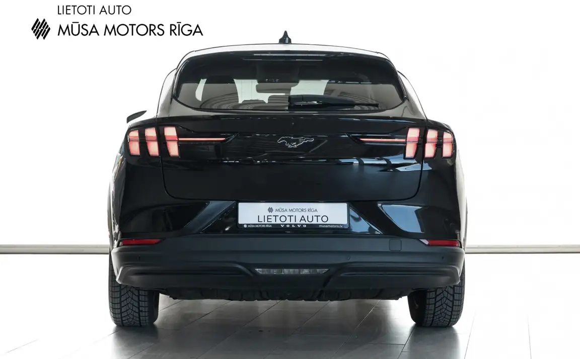 FORD MUSTANG