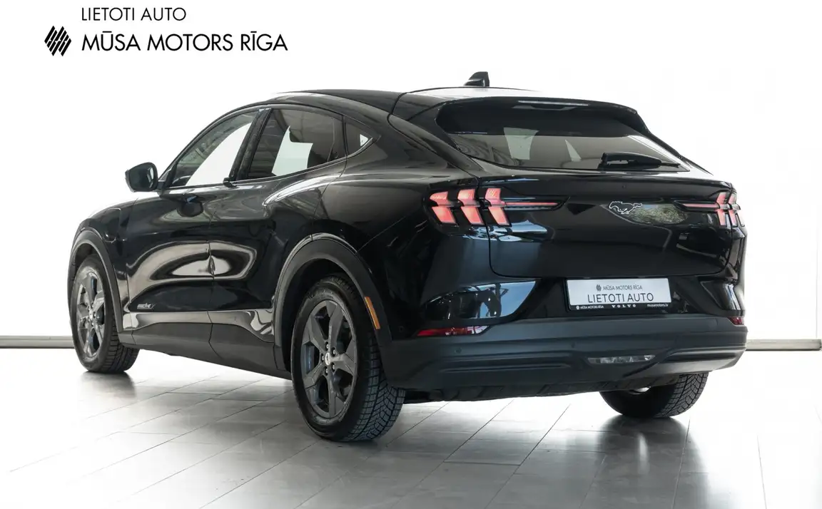 FORD MUSTANG