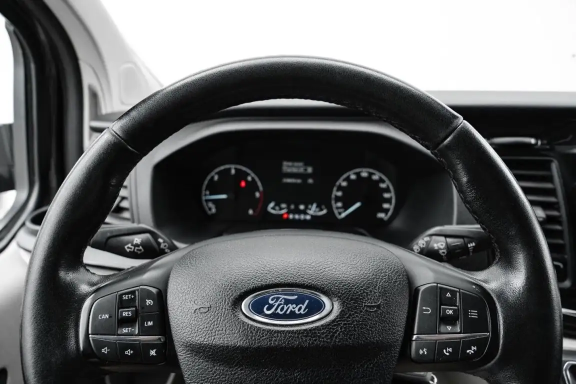 FORD TOURNEO
