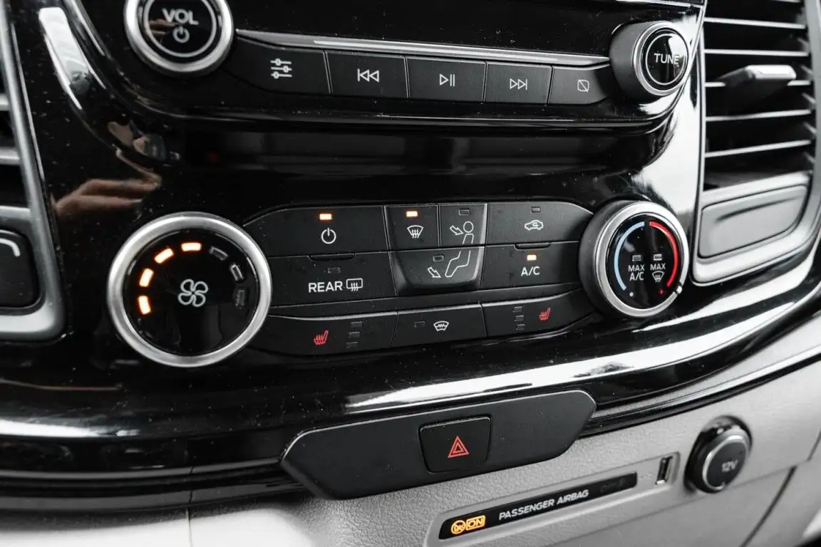 FORD TOURNEO