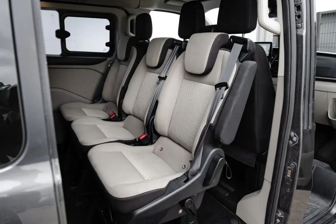 FORD TOURNEO
