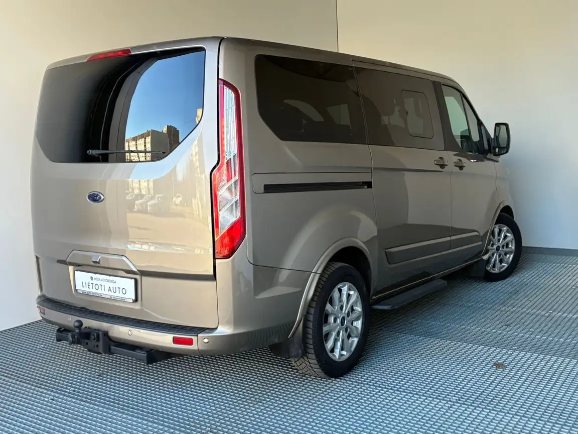FORD TOURNEO