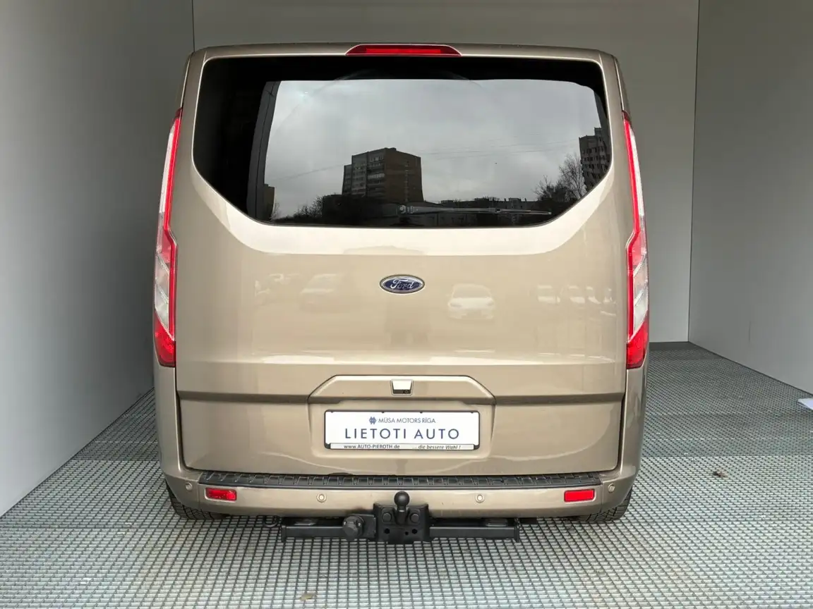 FORD TOURNEO