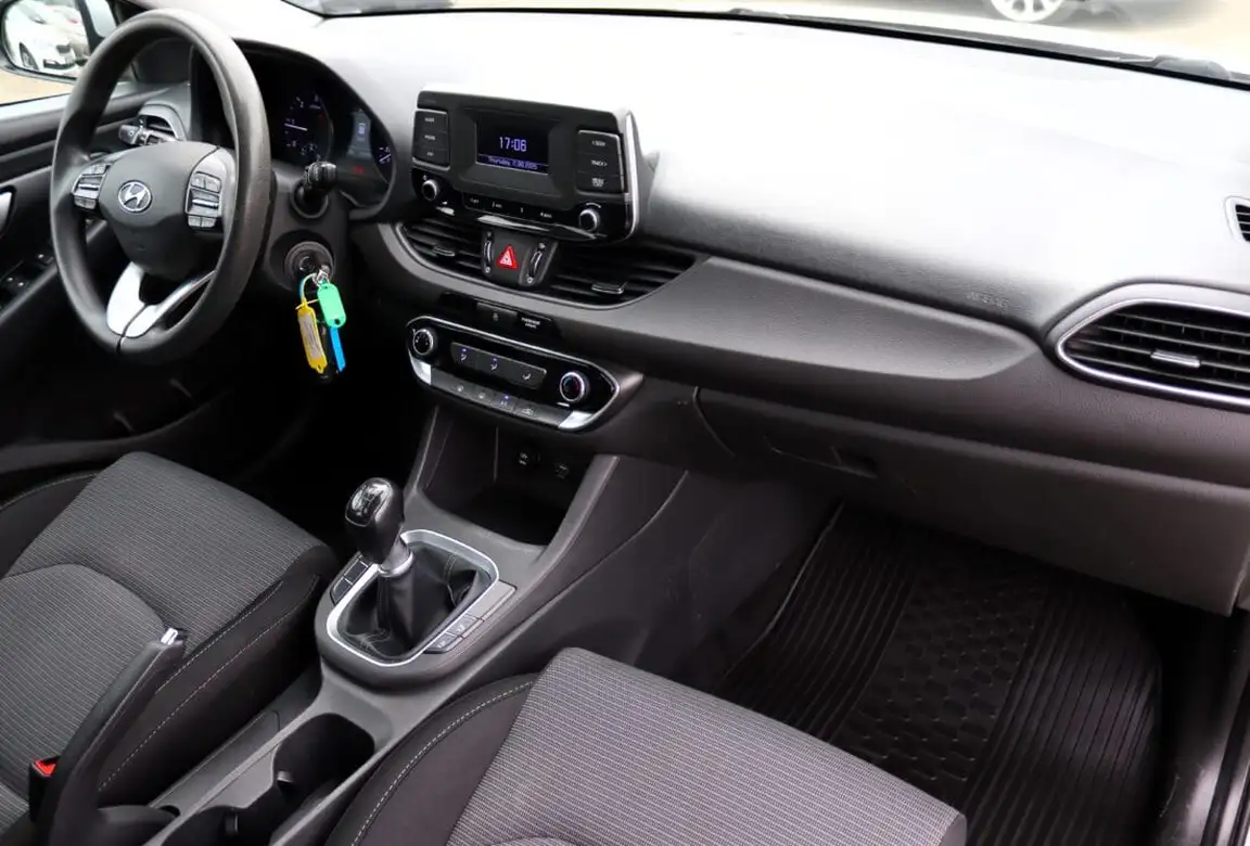 HYUNDAI I30