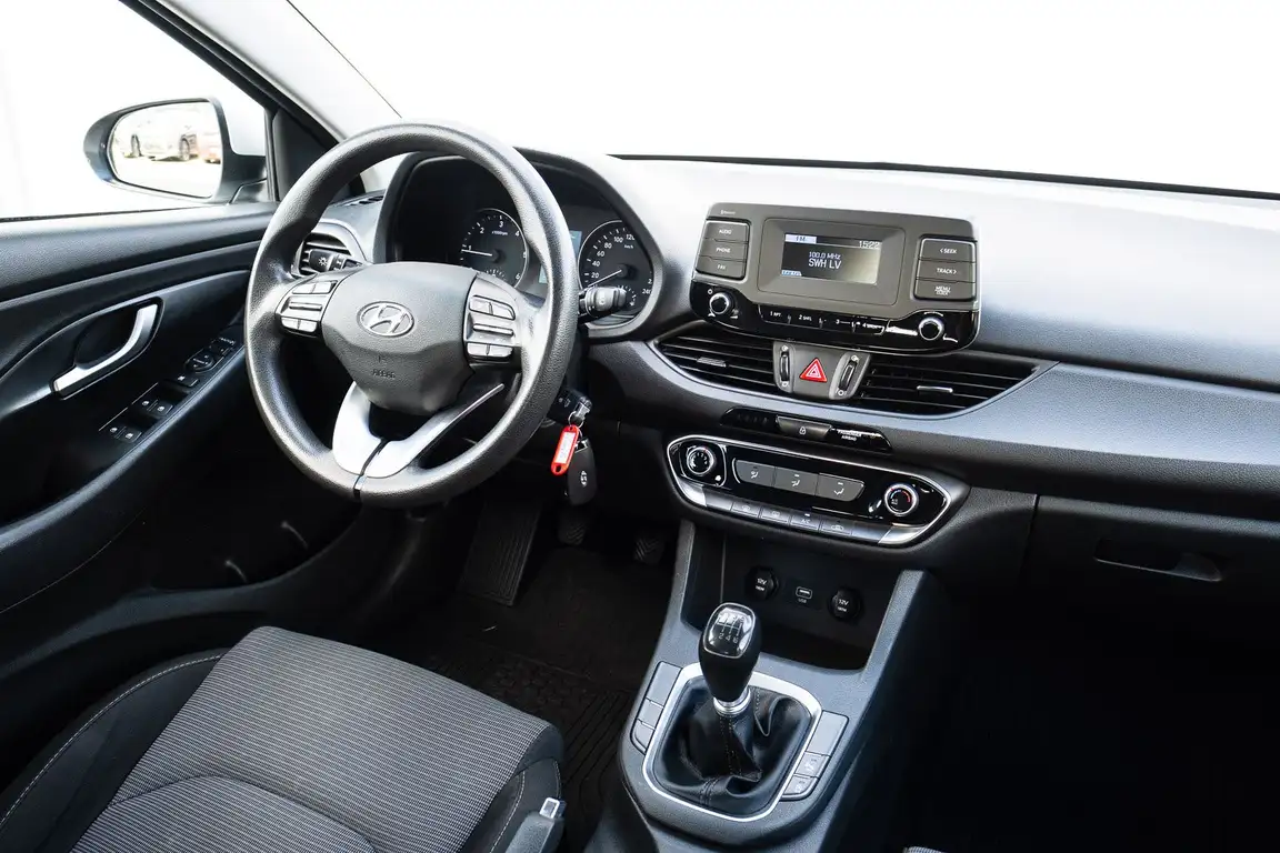 HYUNDAI I30