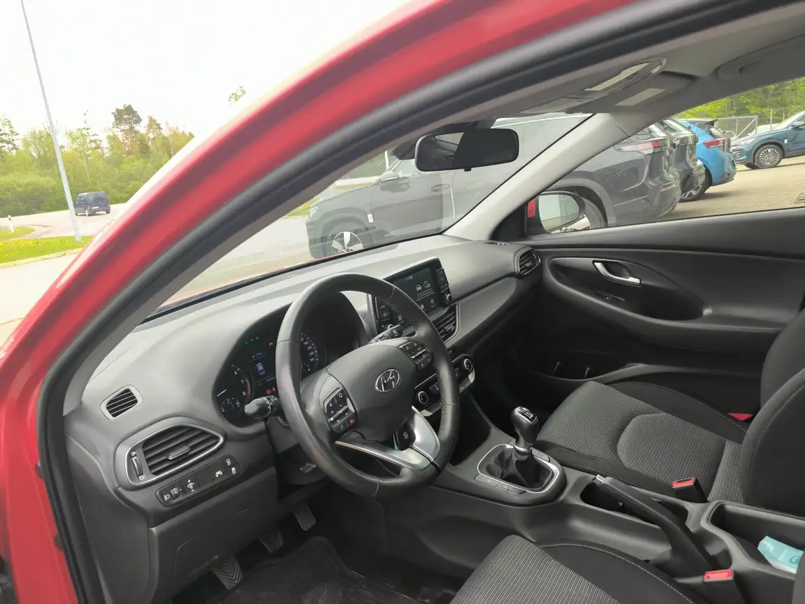HYUNDAI I30