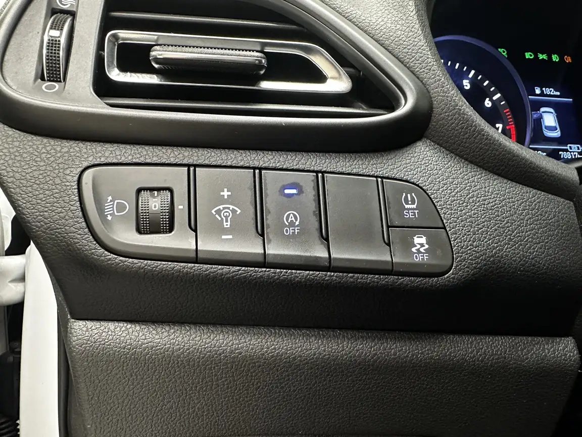 HYUNDAI I30