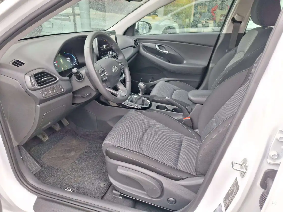 HYUNDAI I30