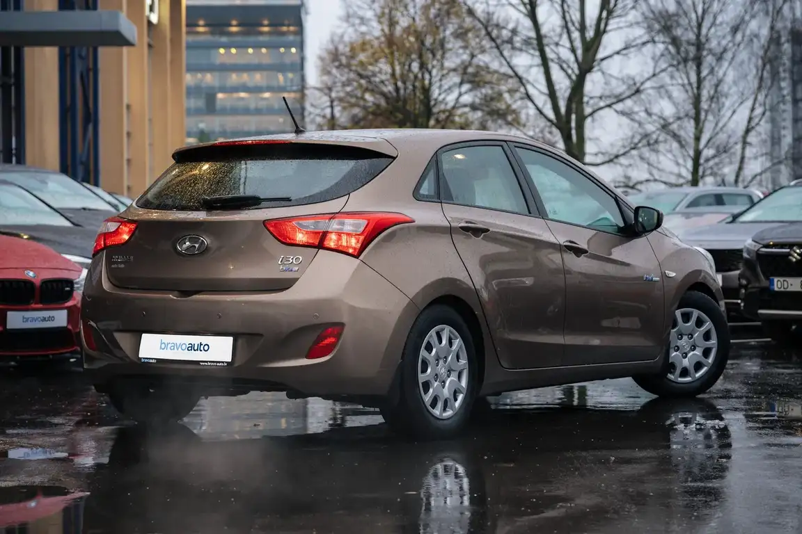 HYUNDAI I30