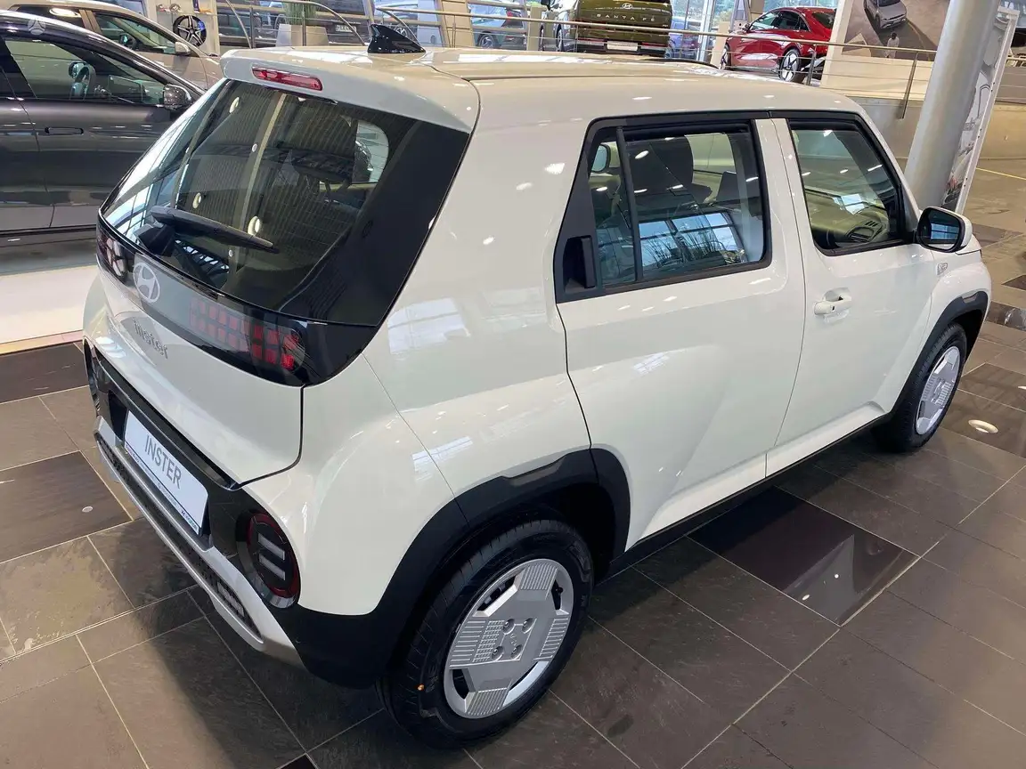 HYUNDAI INSTER