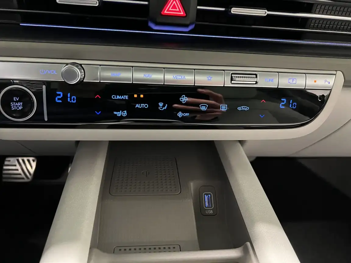 HYUNDAI IONIQ 6