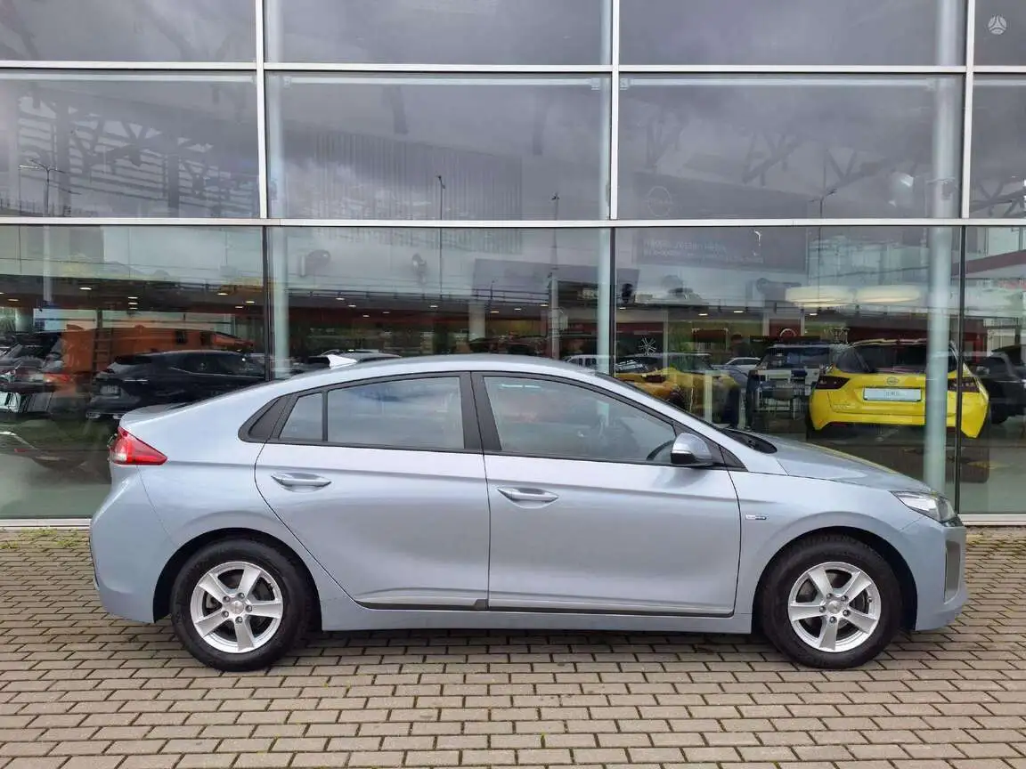 HYUNDAI IONIQ