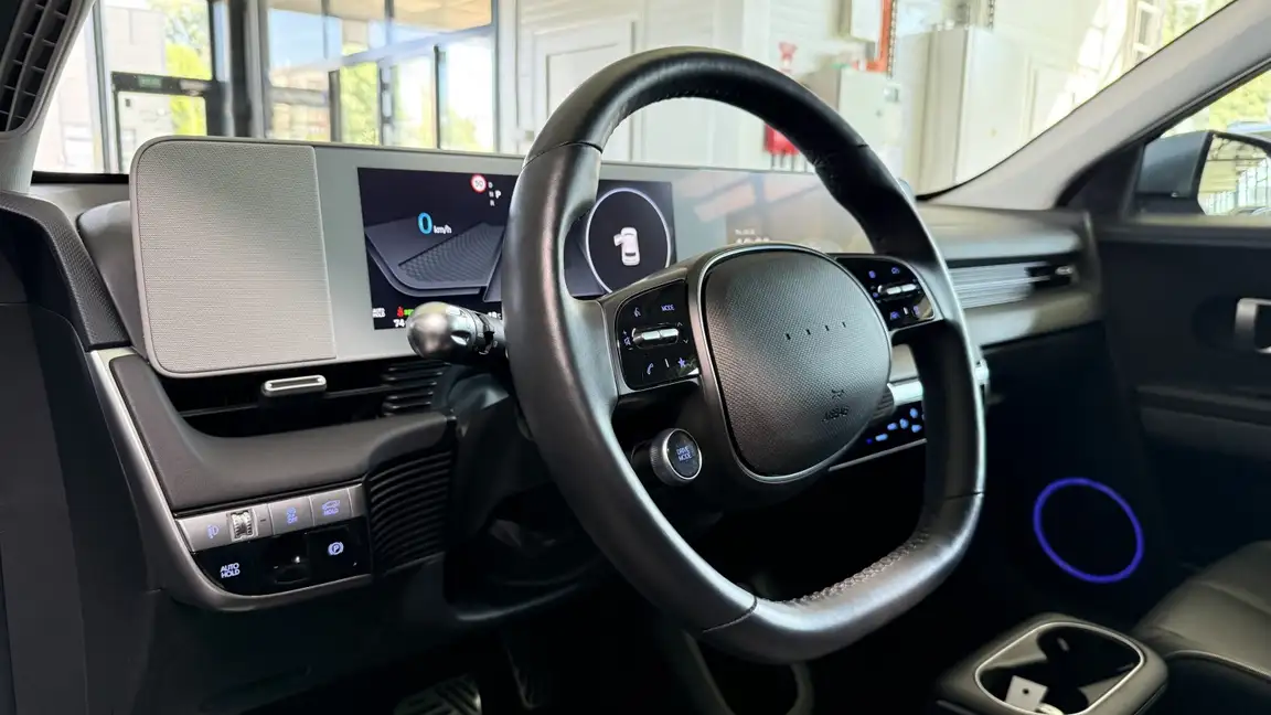 HYUNDAI IONIQ