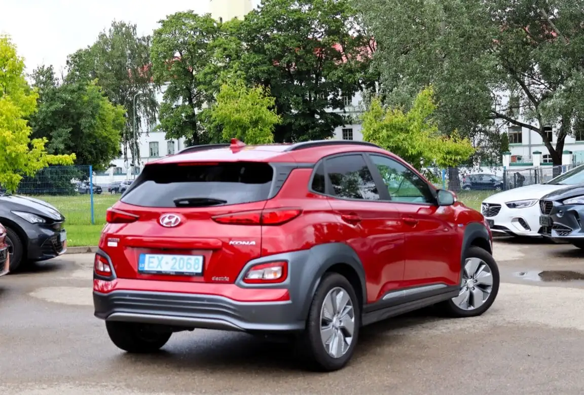 HYUNDAI KONA
