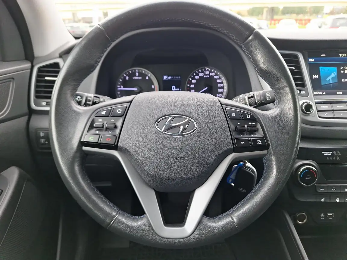 HYUNDAI TUCSON