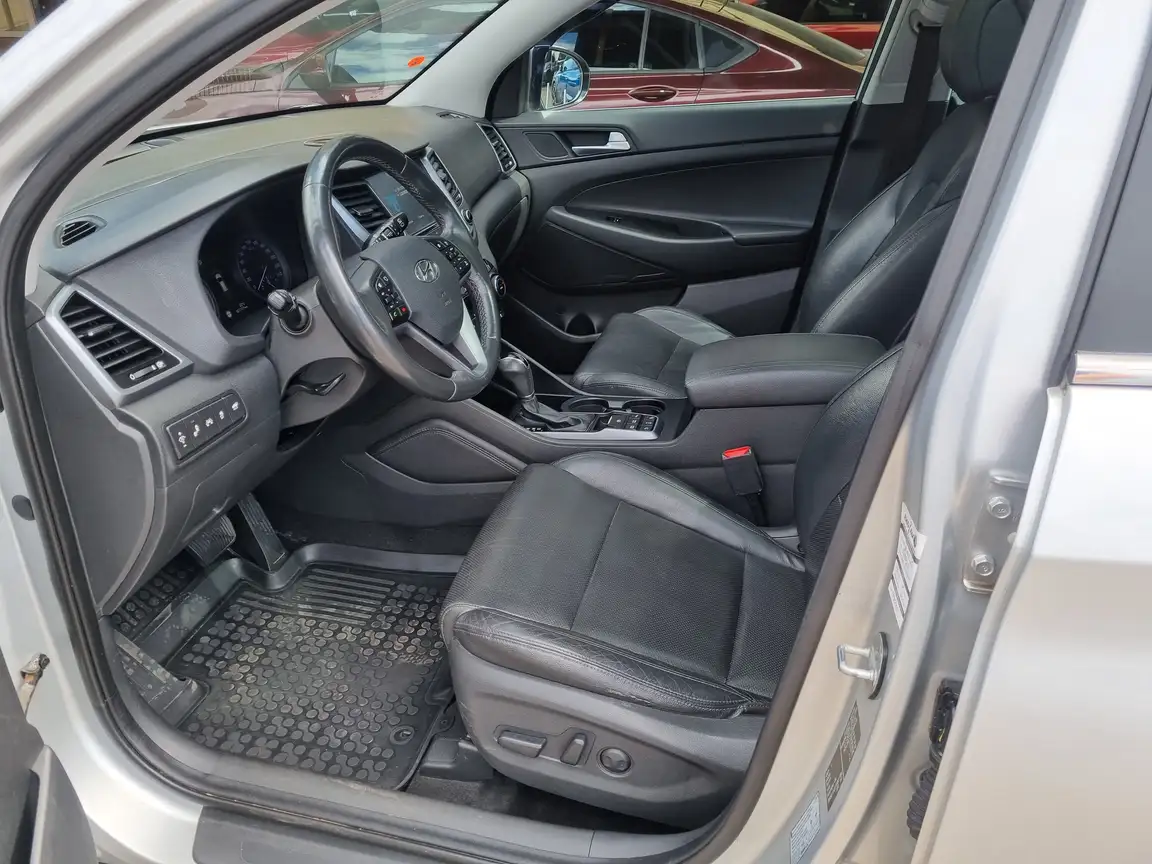 HYUNDAI TUCSON