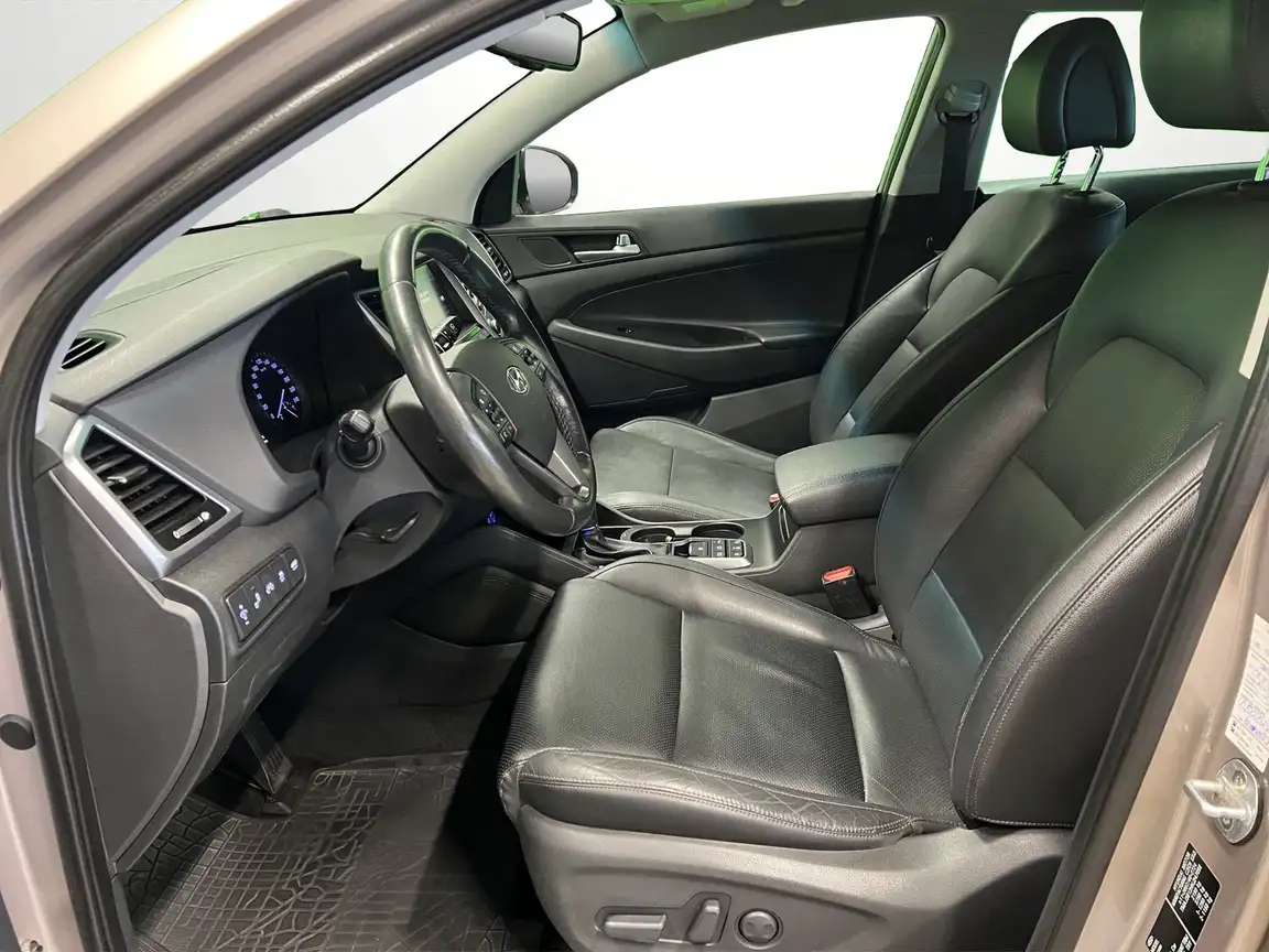 HYUNDAI TUCSON