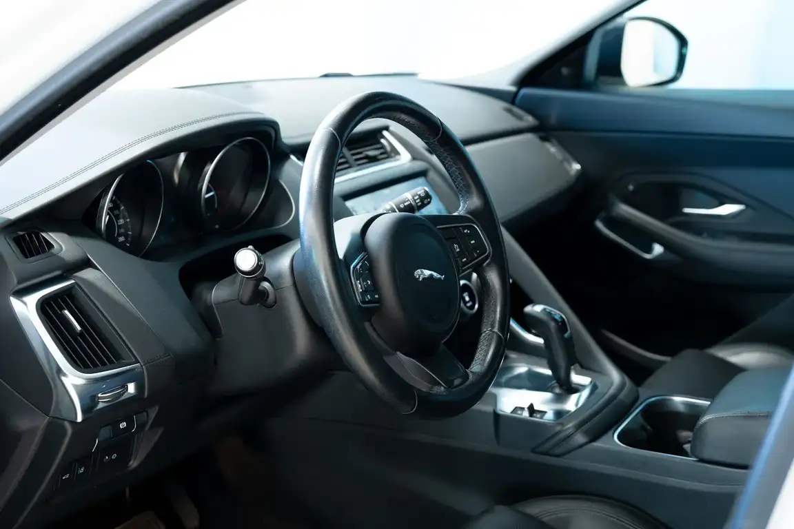 JAGUAR E-PACE