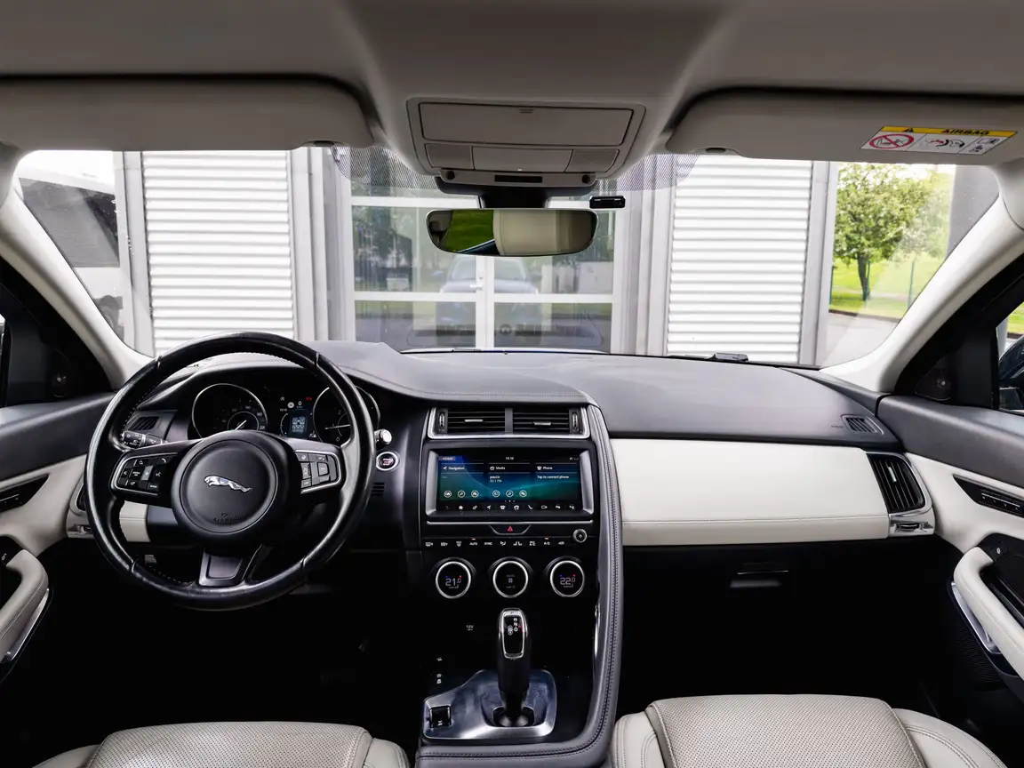 JAGUAR E-PACE