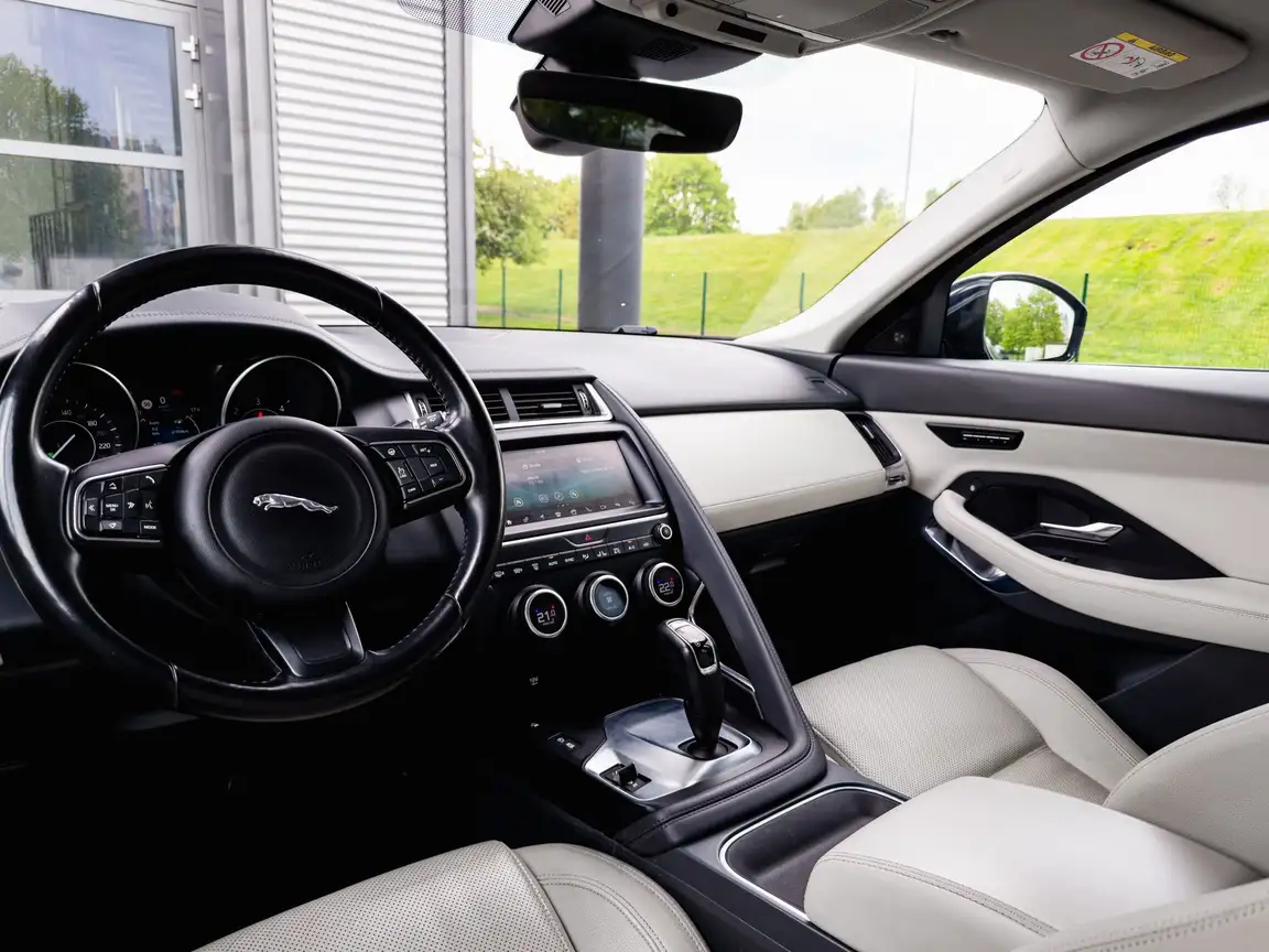 JAGUAR E-PACE