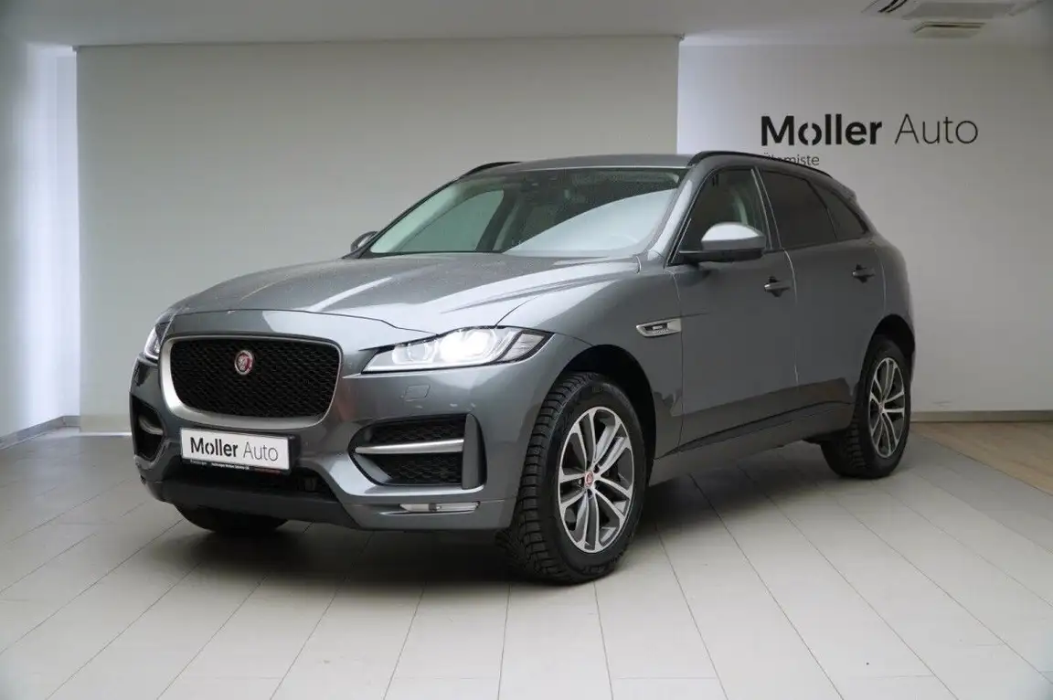 JAGUAR F-PACE