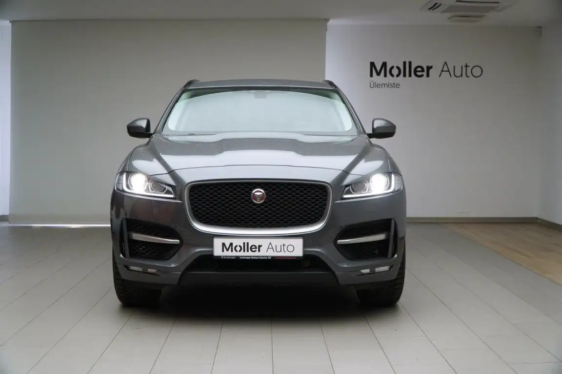 JAGUAR F-PACE
