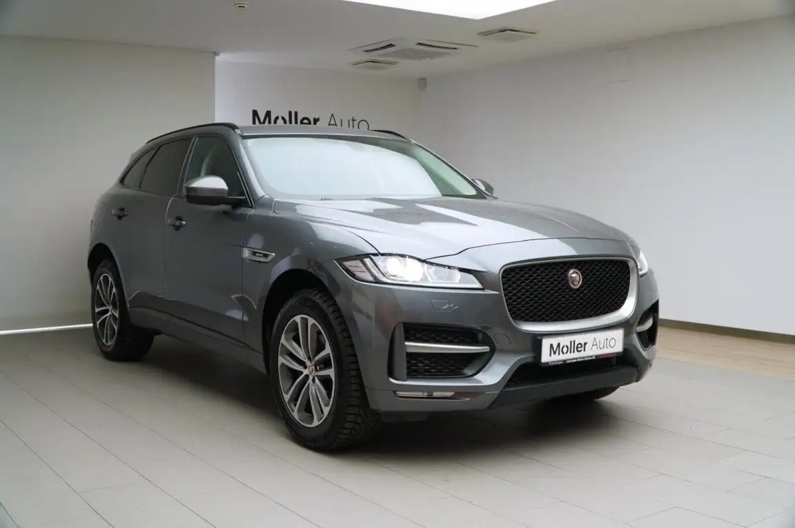 JAGUAR F-PACE