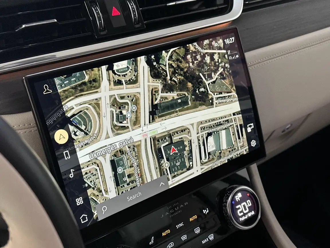 JAGUAR F-PACE