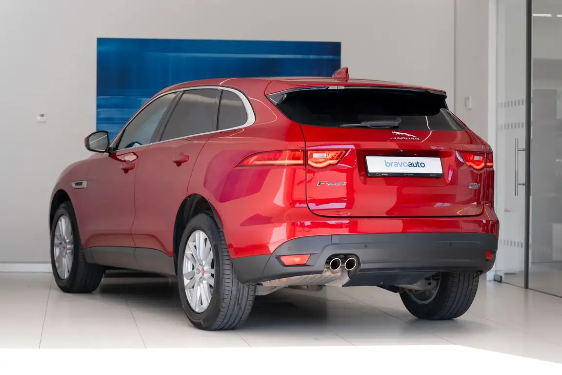 JAGUAR F-PACE