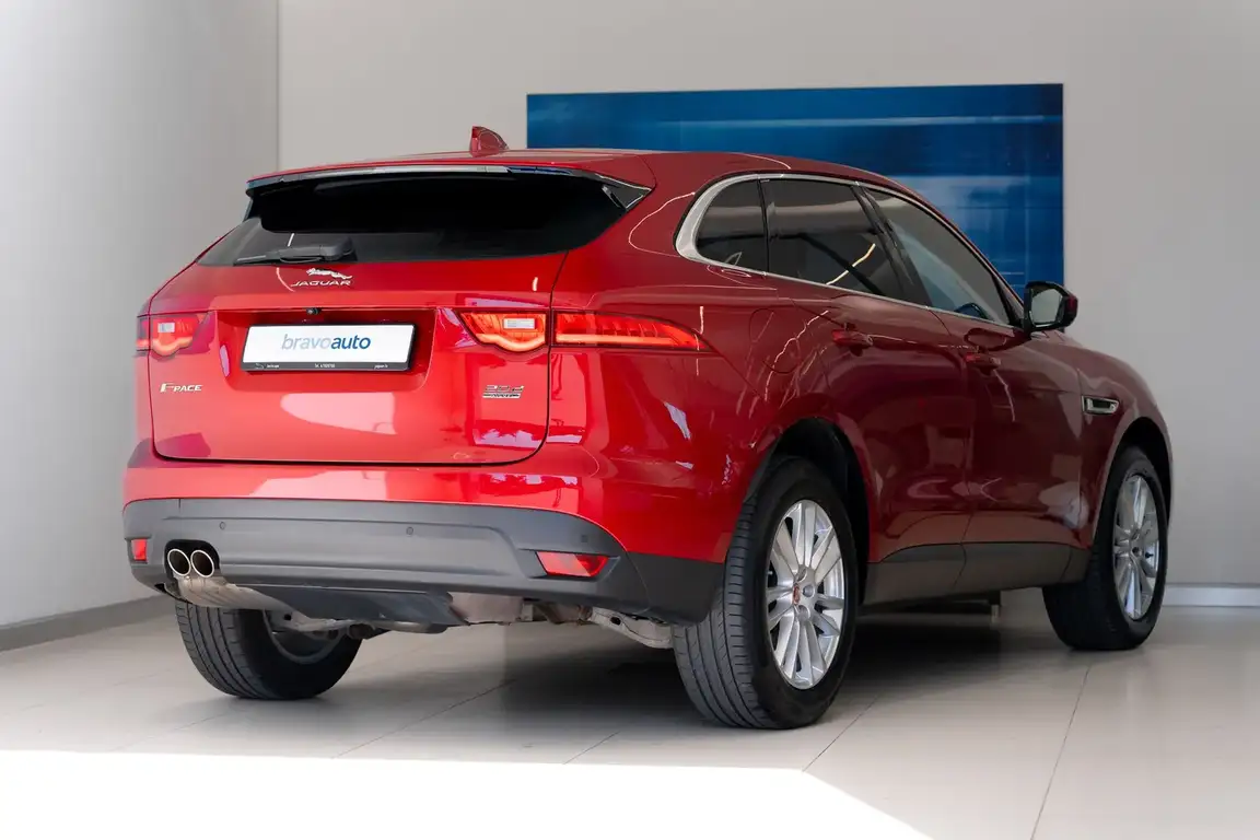 JAGUAR F-PACE