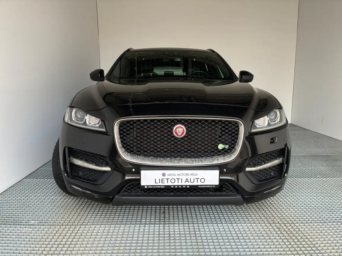 JAGUAR F-PACE