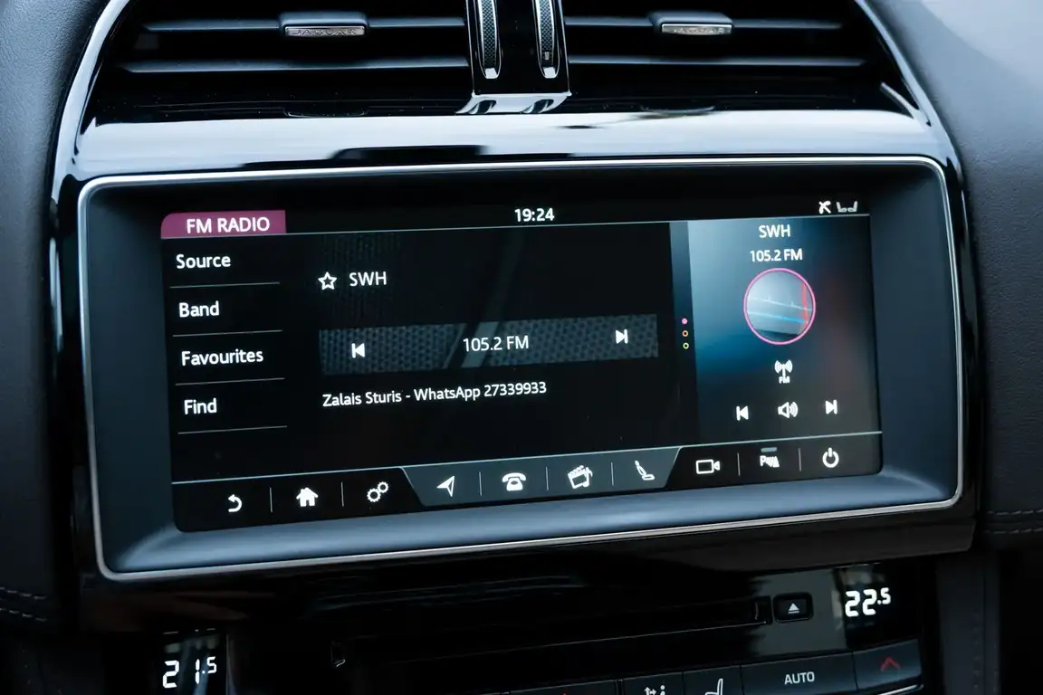 JAGUAR F-PACE