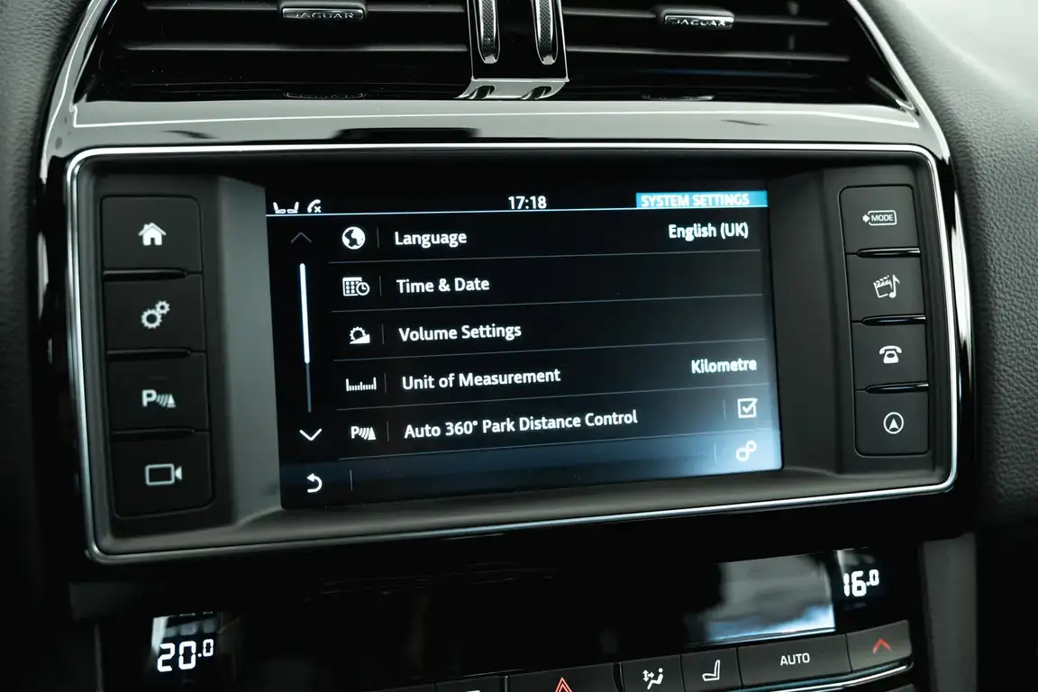 JAGUAR F-PACE