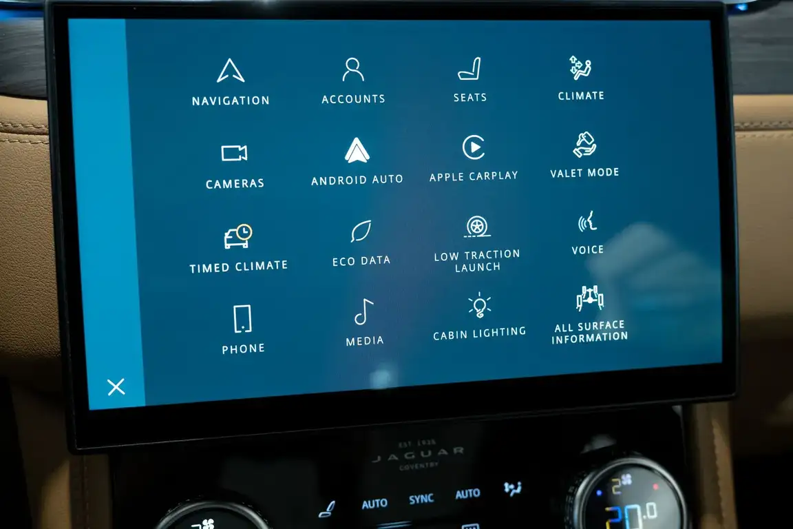 JAGUAR F-PACE