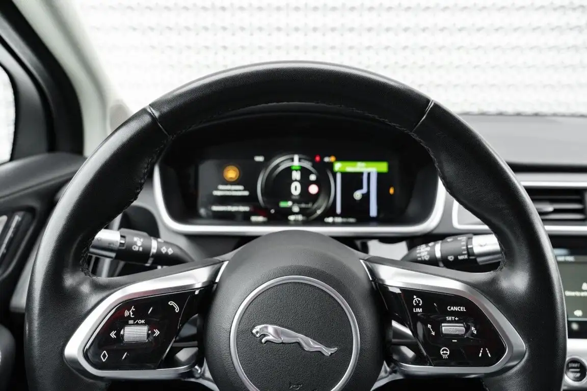 JAGUAR I-PACE