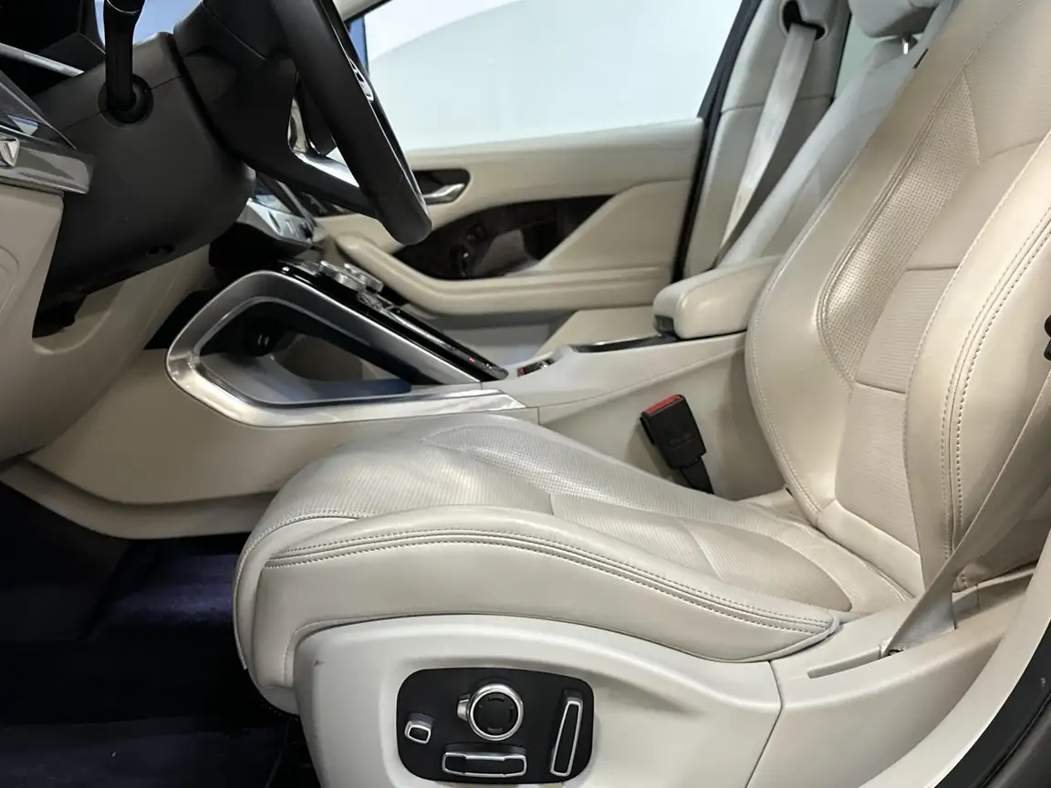 JAGUAR I-PACE