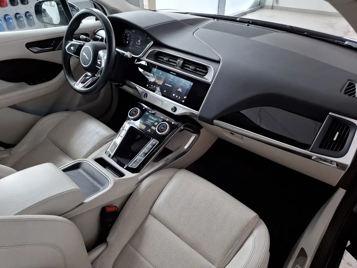 JAGUAR I-PACE
